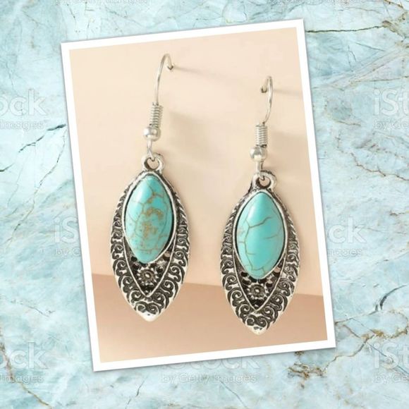 ⭐️3/$25⭐️🆕️ Turquoise Drop Earrings  - Picture 1 of 3